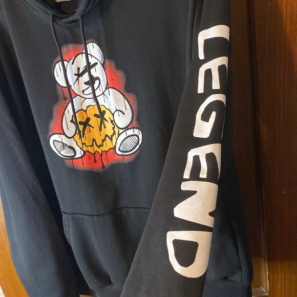 BLACK HOODIE WITH BEAR LOGO ON THE FRONT 🐻 SUPER COMFY‼️ - Picture 5 of 6